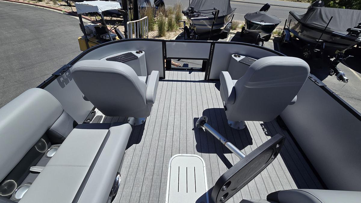2026 Bentley Pontoons 243 Front Fish Swing Back