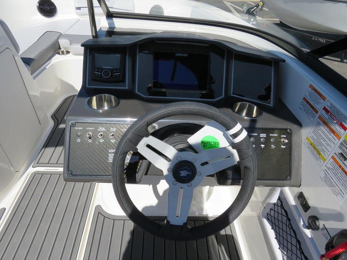 2025 Bayliner VR5 Bowrider