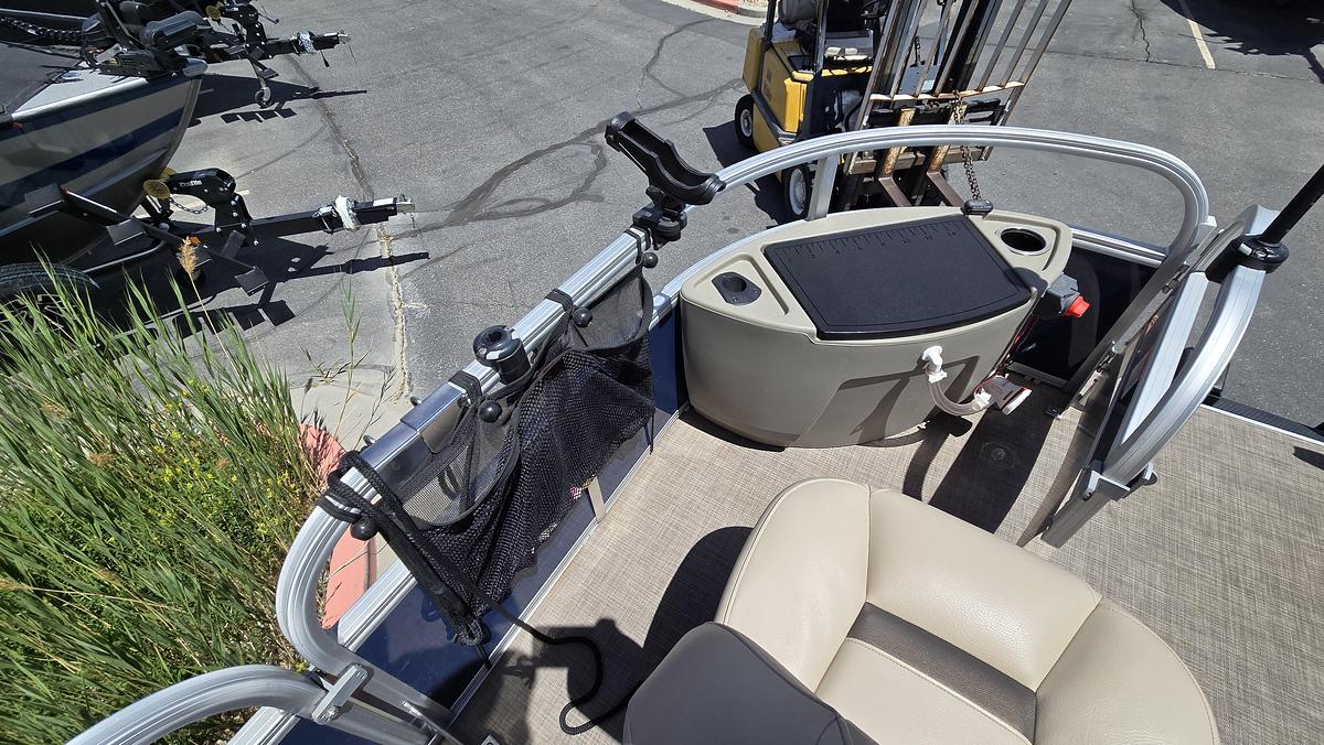 Used 2024 Tracker 18 DLX Bass Buggy