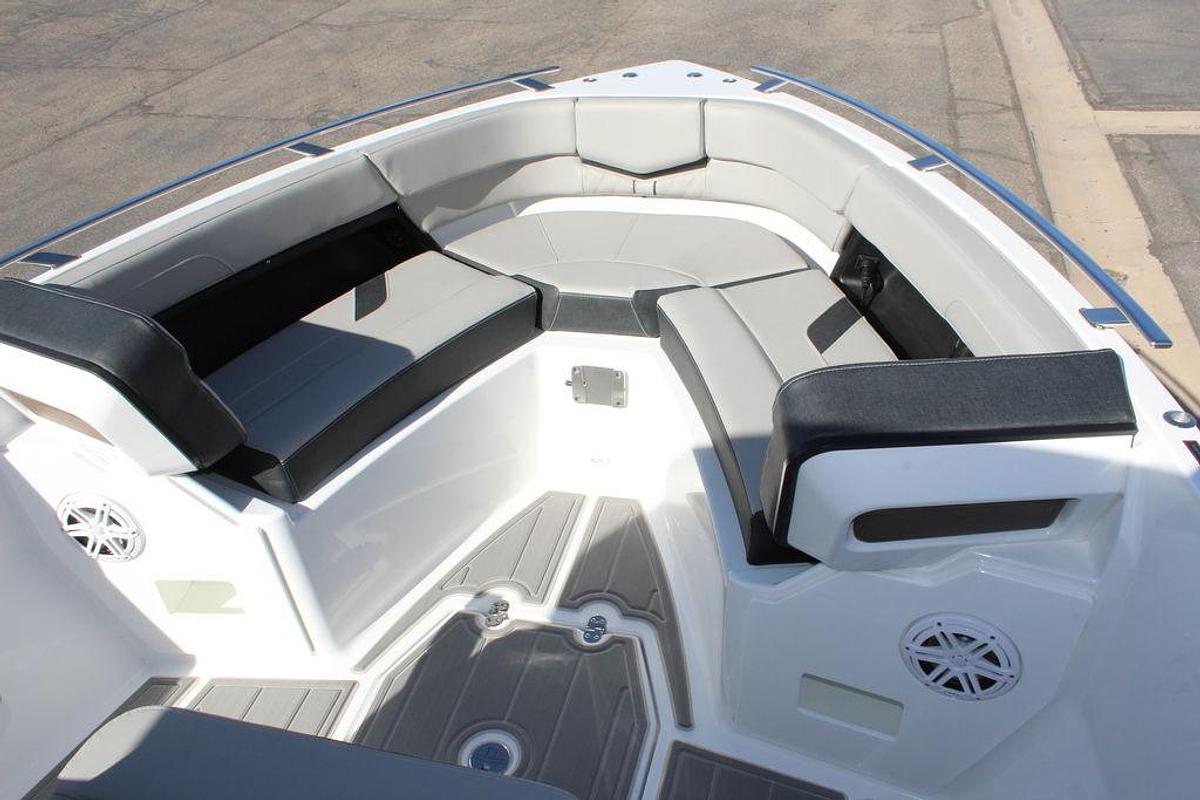 2025 Monterey Elite 27