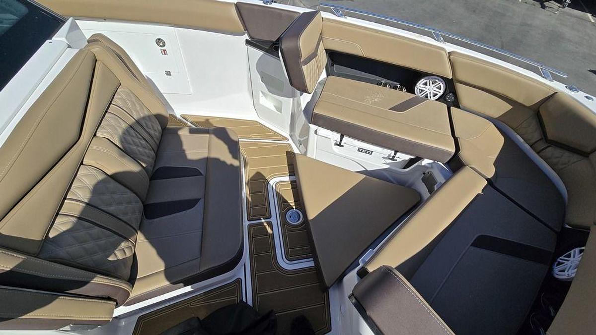 2025 Monterey Elite 30 OB