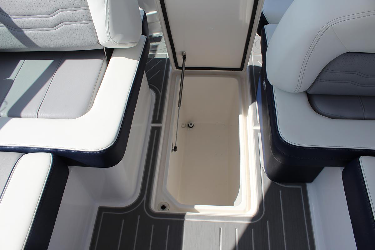 2026 Regal LS9 Surf Ultimate (Dealer Demo)