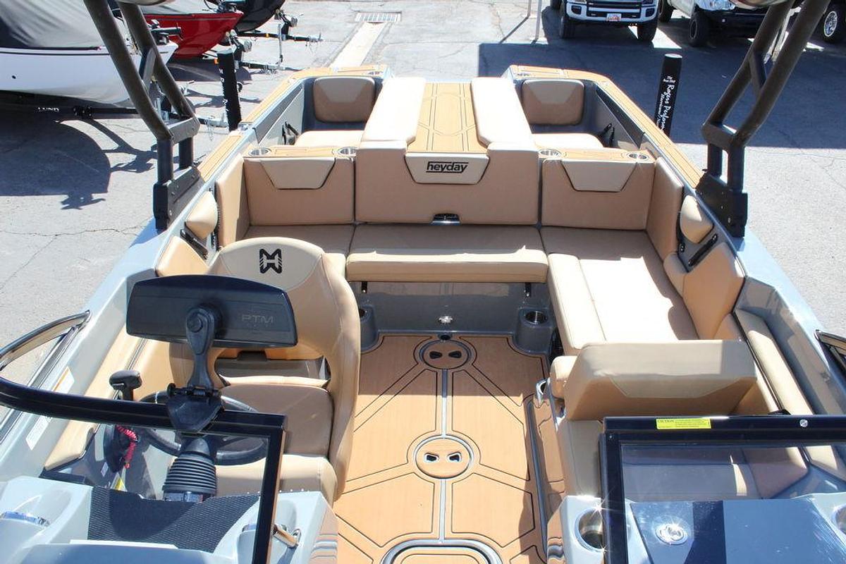 2025 Heyday Wake Boats WTSURF