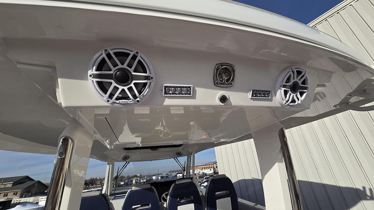 Regal 38 Surf (2026 Utah Boat Show Display Boat)