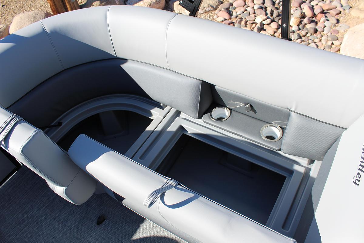 2026 Bentley Pontoons Legacy 220 Swingback