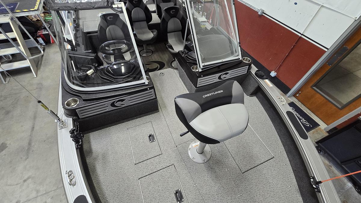 Used 2023 Crestliner 1750 Fish Hawk Platinum Edition