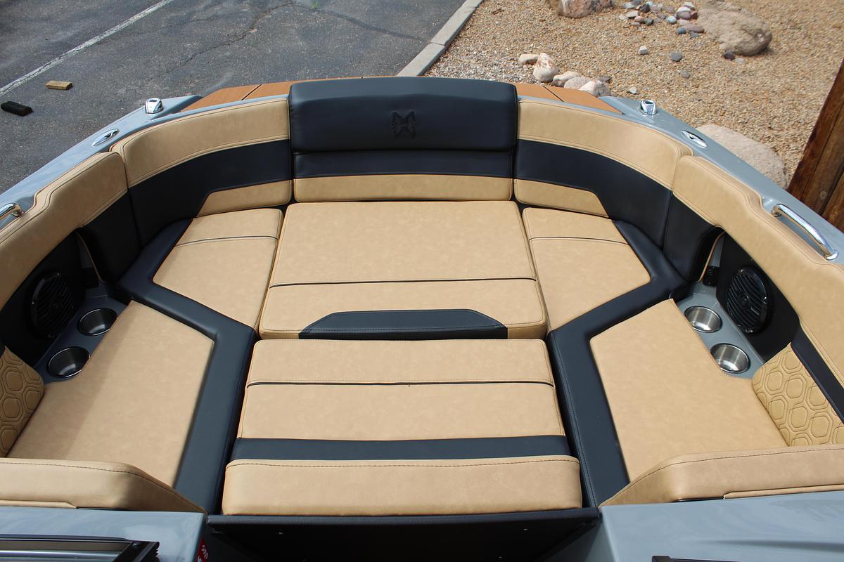 2027 Heyday Wake Boats H22
