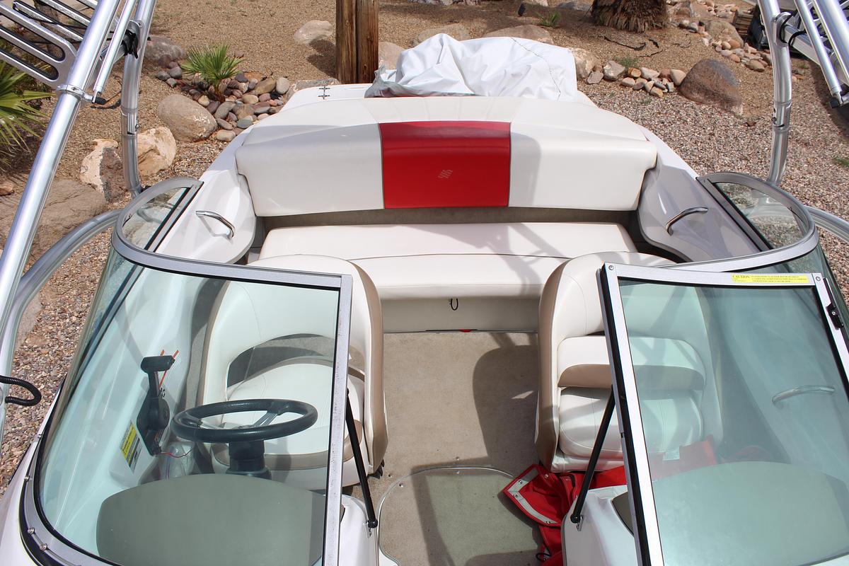 Used 2009 Fourwinns  H180