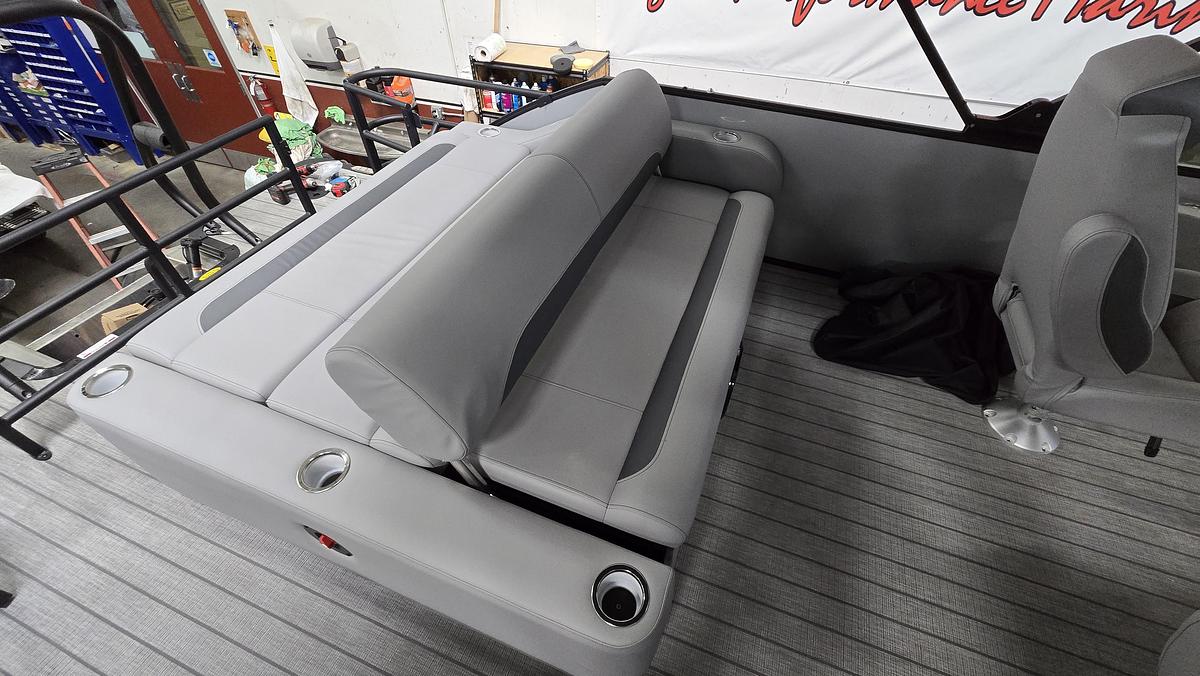 2026 Bentley Pontoons 243 Front Fish Swing Back