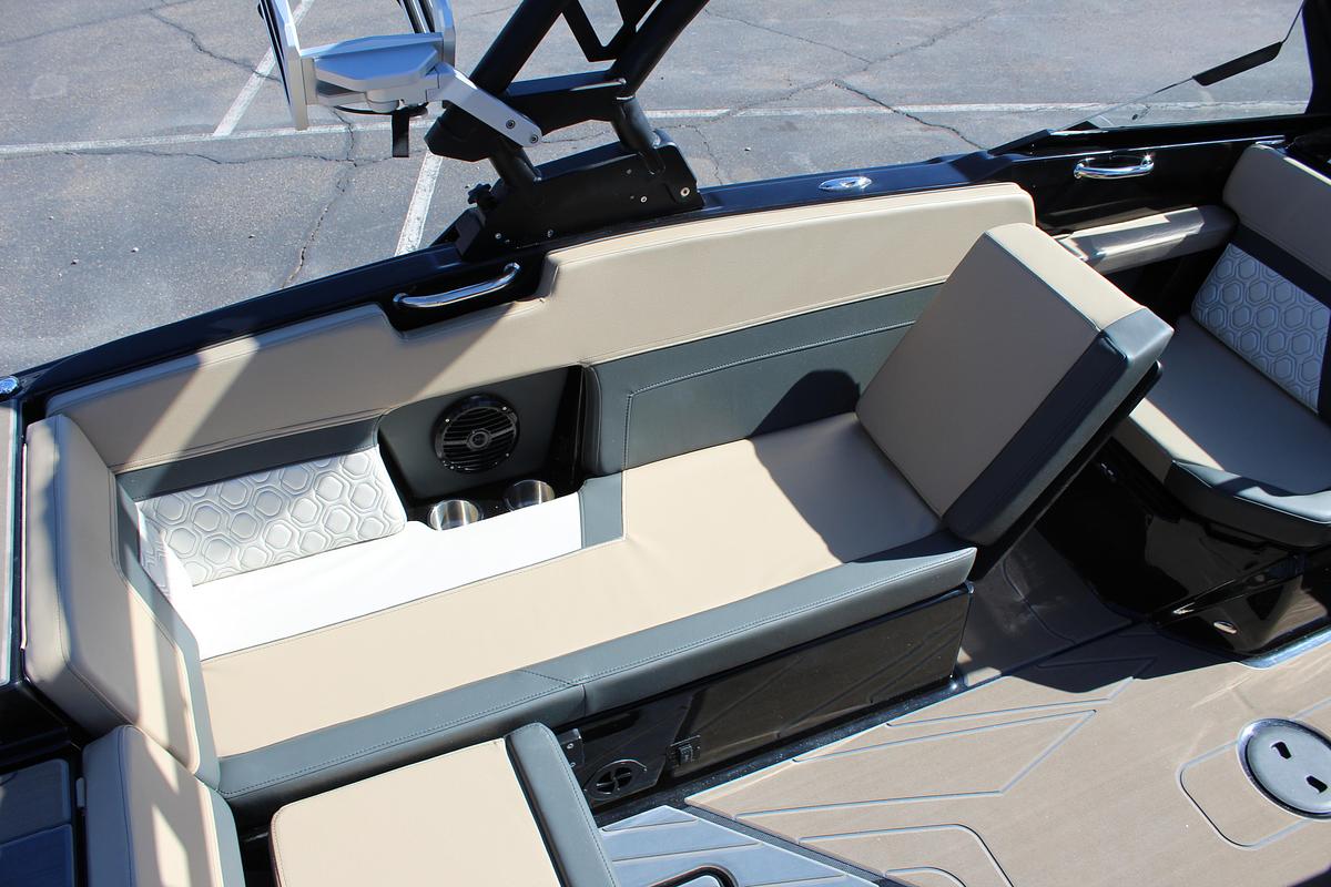 2026 Heyday Wake Boats H22