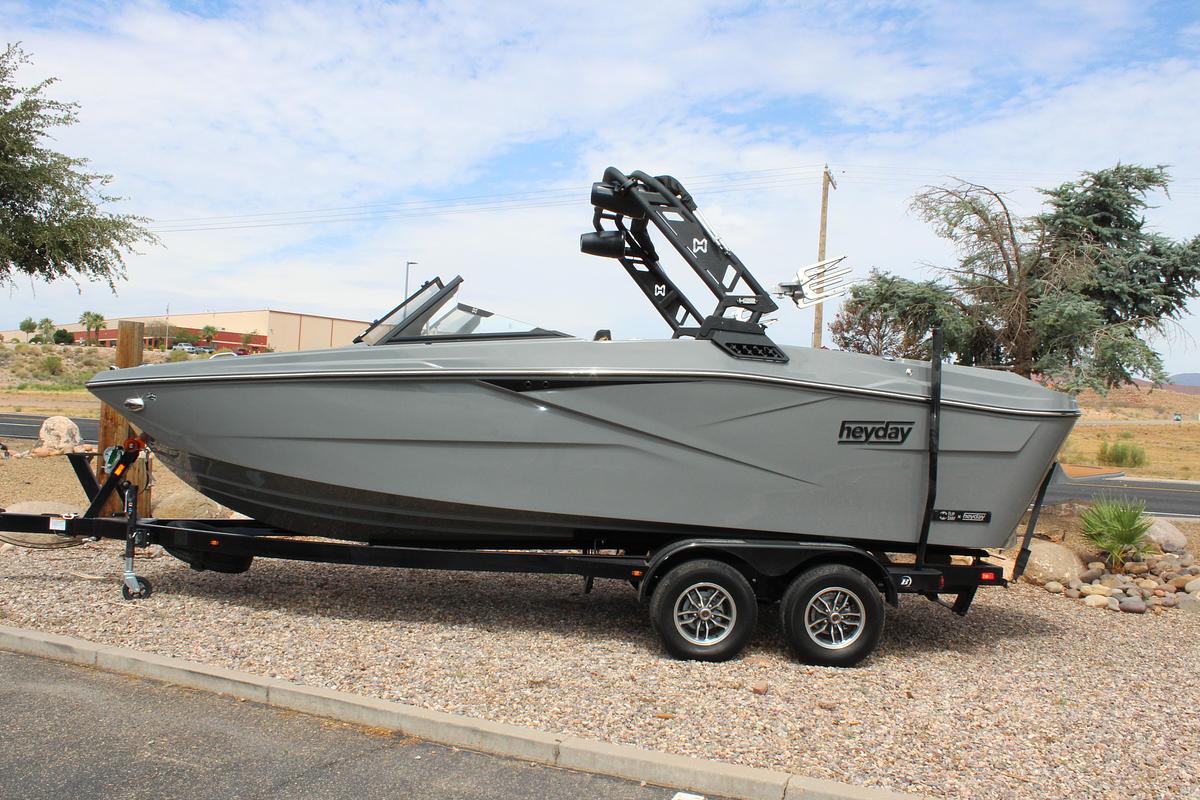 2027 Heyday Wake Boats H22