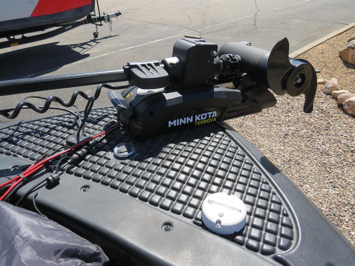 Used 2002 Tracker Tundra 18