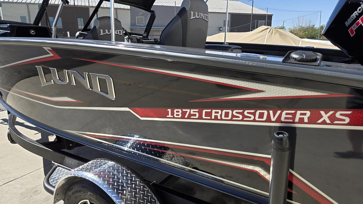 2027 Lund 1875 Crossover XS Sport