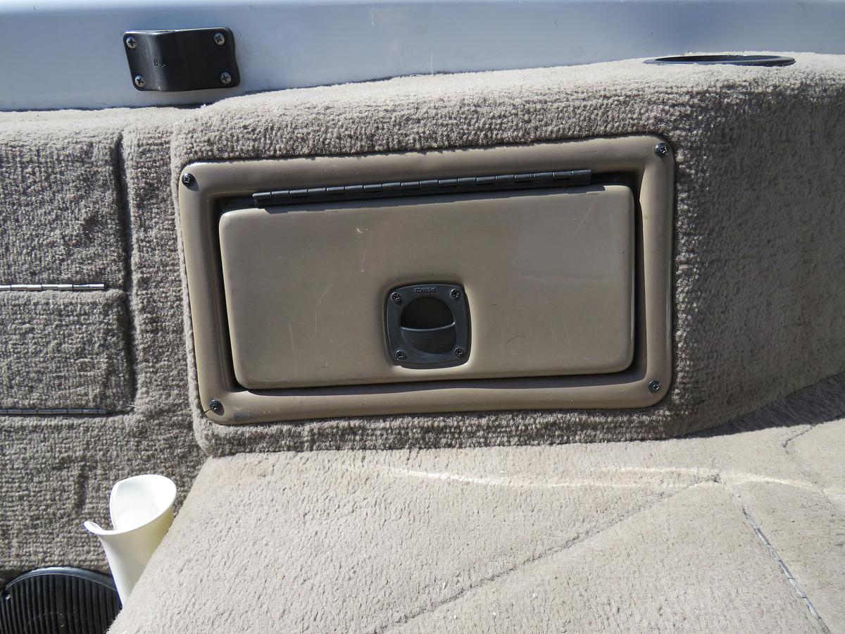 Used 2002 Tracker Tundra 18