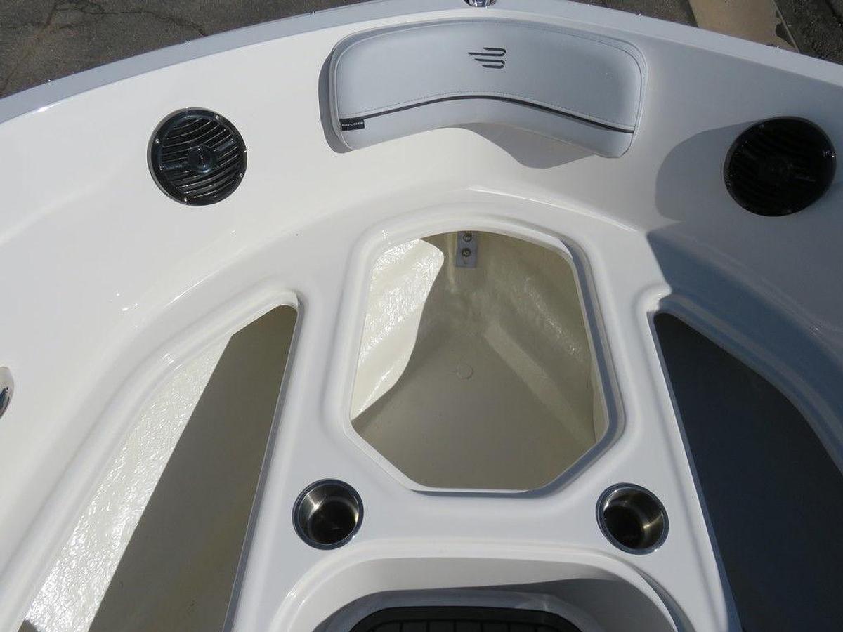 2025 Bayliner VR5 Bowrider