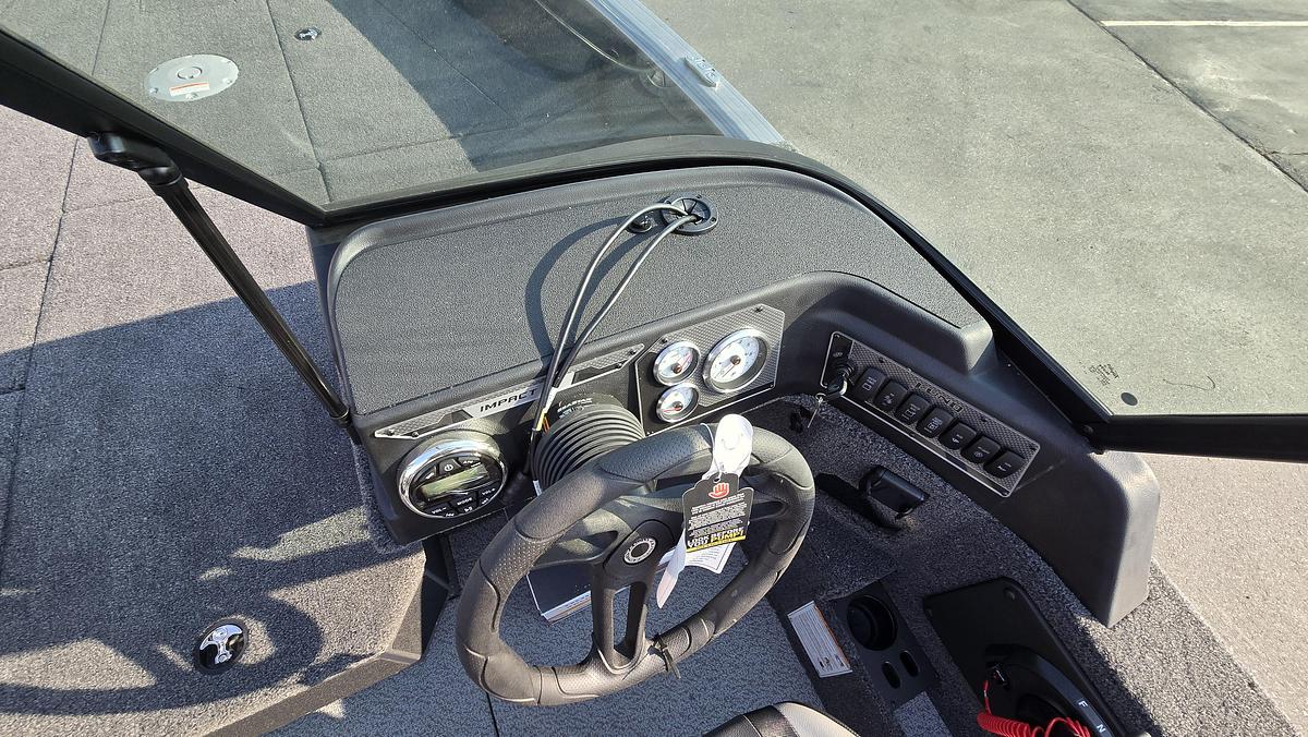 2025 Lund 2075 Impact XS Sport