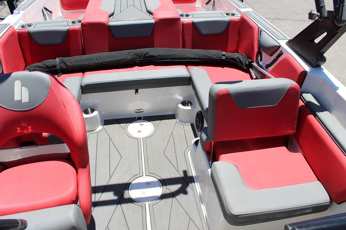 Used 2020 Heyday Wake Boats WTSURF