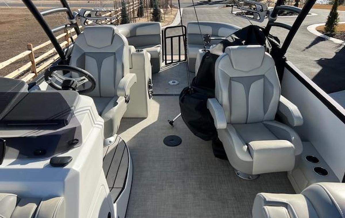 Used 2022 Montara SURF BOSS 2.0 25