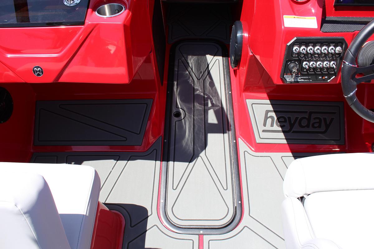 2025 Heyday Wake Boats WTSURF