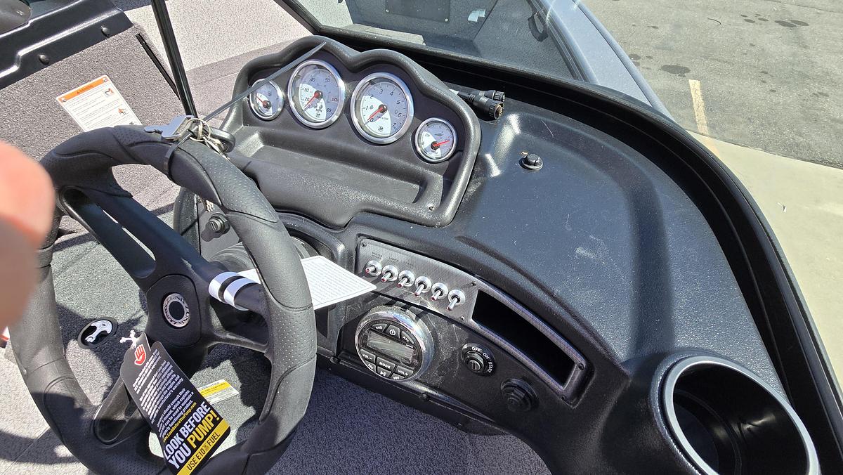 2026 LUND 1875 Fisherman