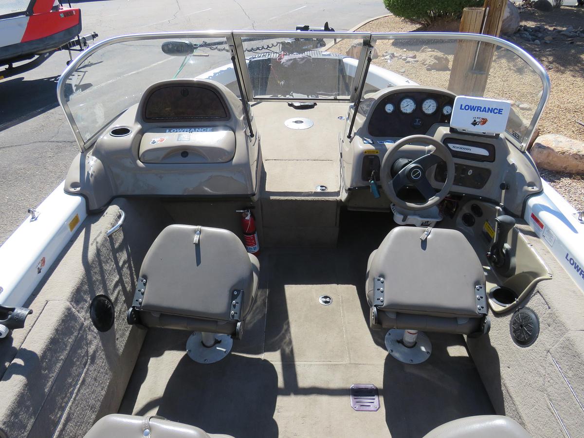 Used 2002 Tracker Tundra 18