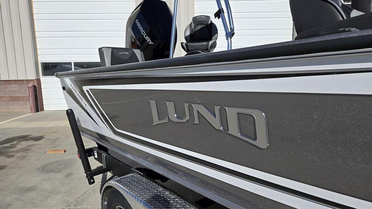 2025 Lund 2175 Pro-V Sport