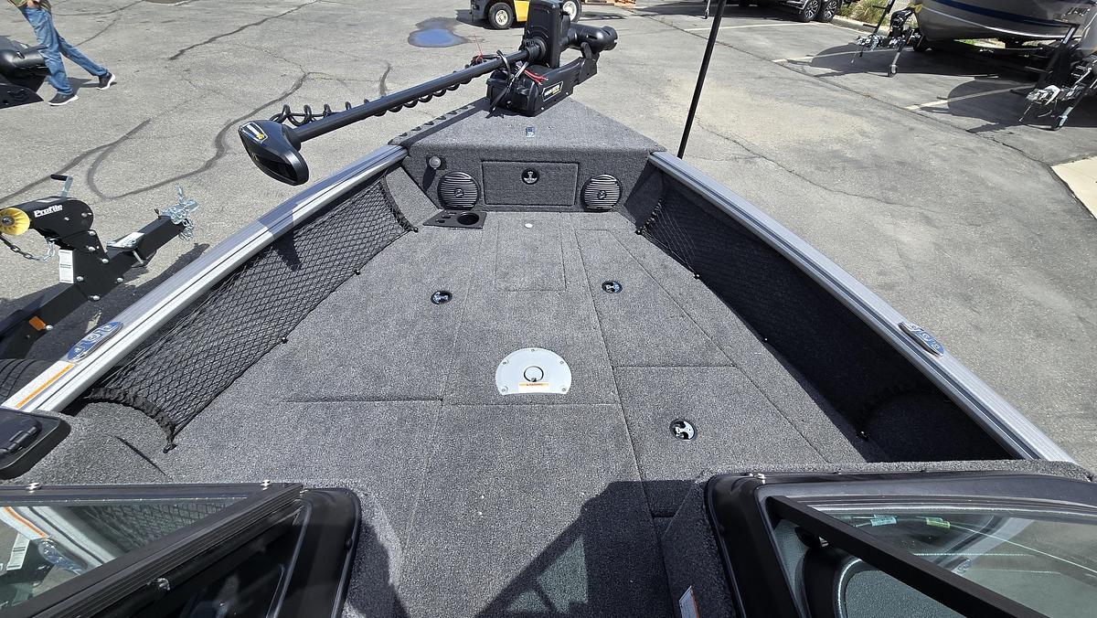 2026 Lund 1775 Impact XS Sport