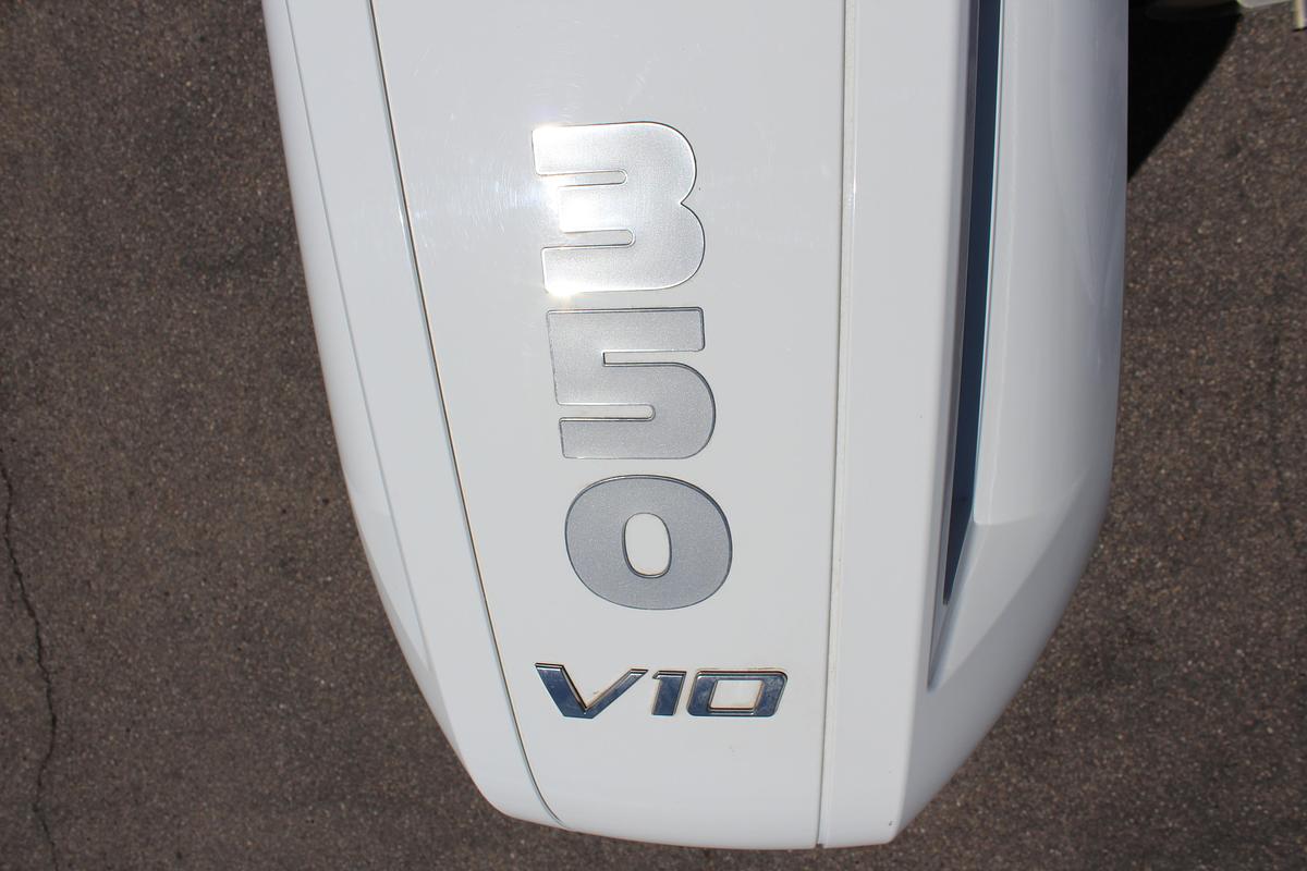 Used 2023 Avalon Excaliber LTD Elite Windsheild