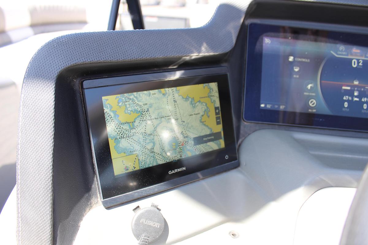 Used 2023 Avalon Excaliber LTD Elite Windsheild