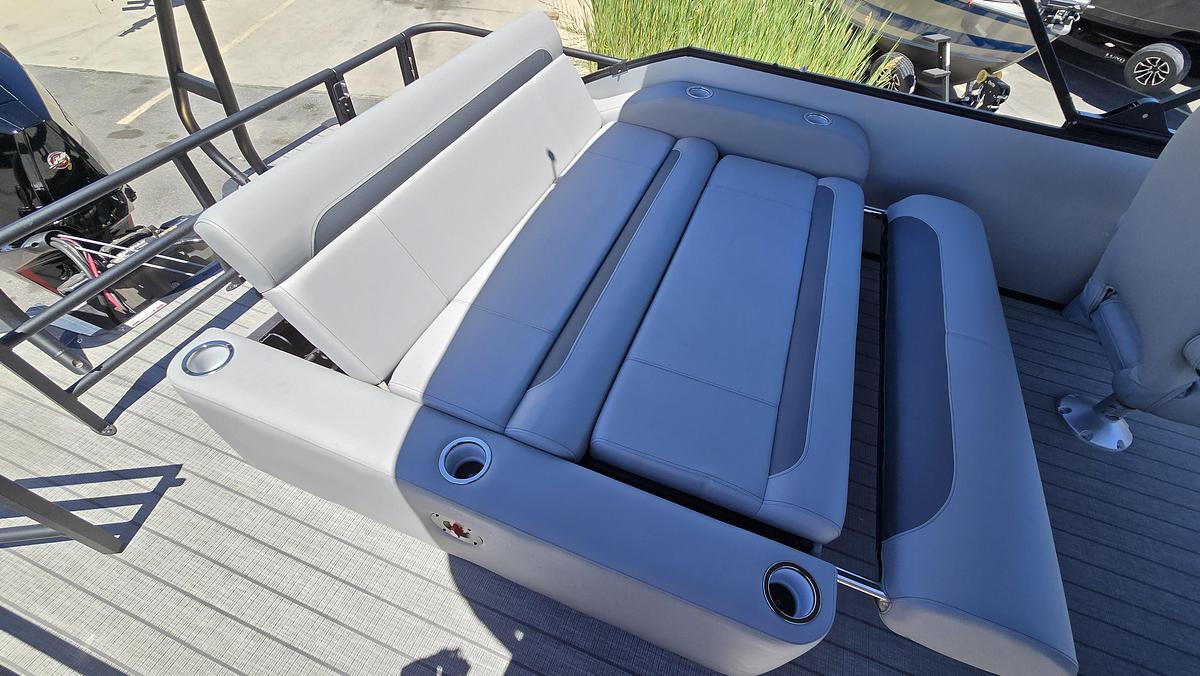 2026 Bentley Pontoons 243 Front Fish Swing Back