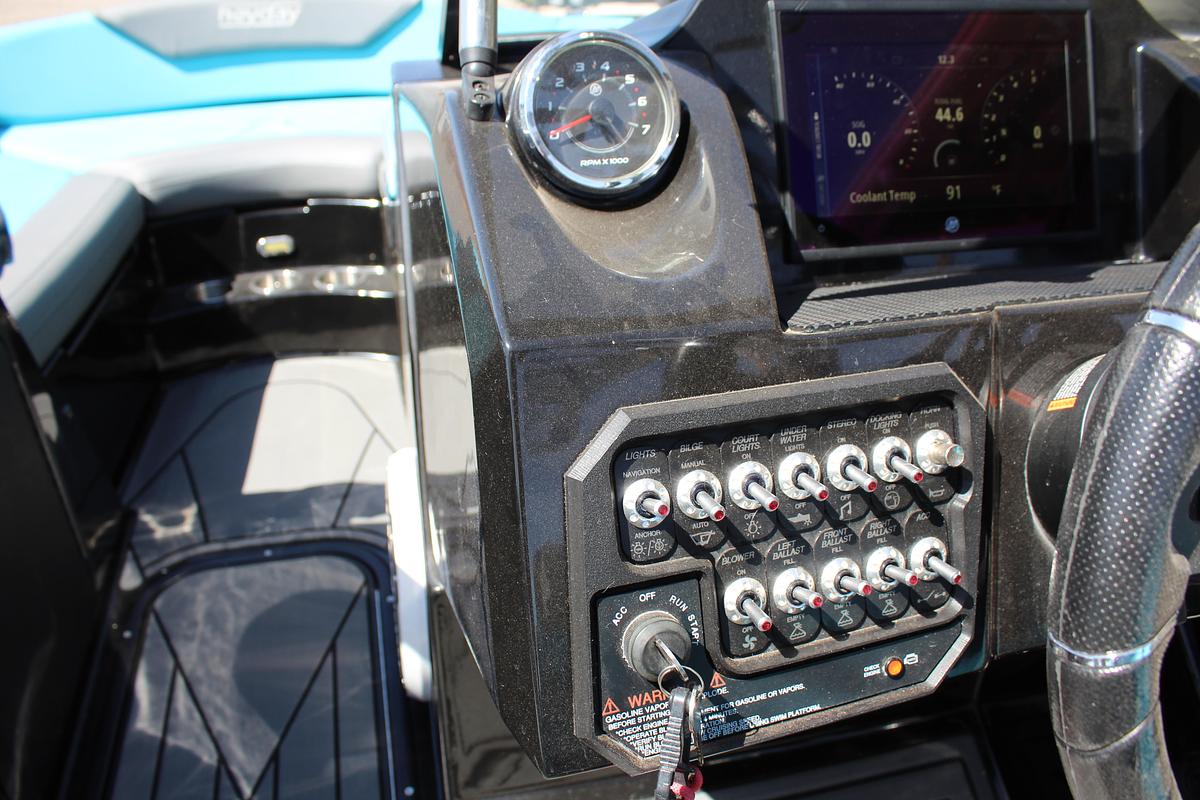 Used 2020 Heyday Wake Boats WTSURF