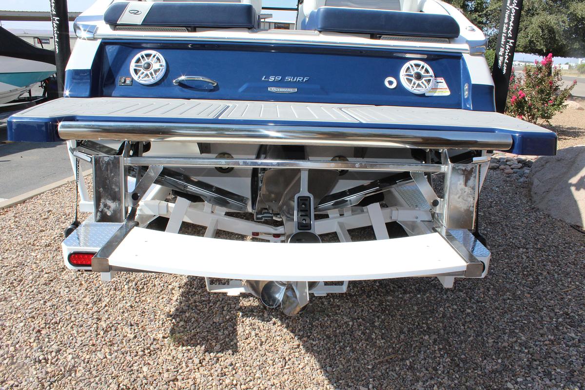 2026 Regal LS9 Surf Ultimate (Dealer Demo)