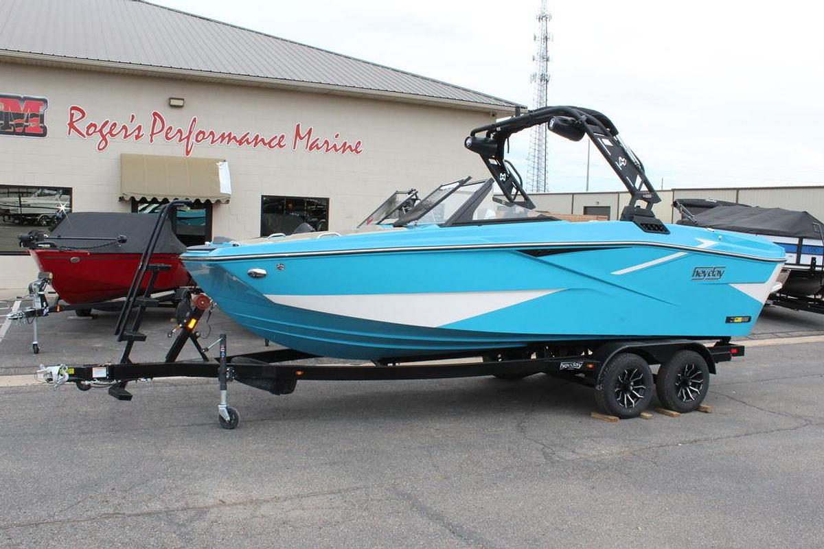 2025 Heyday Wake Boats H22