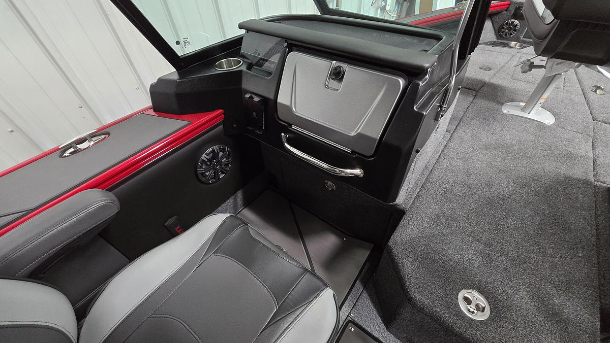 2026 Lund 1975 Pro V Sport