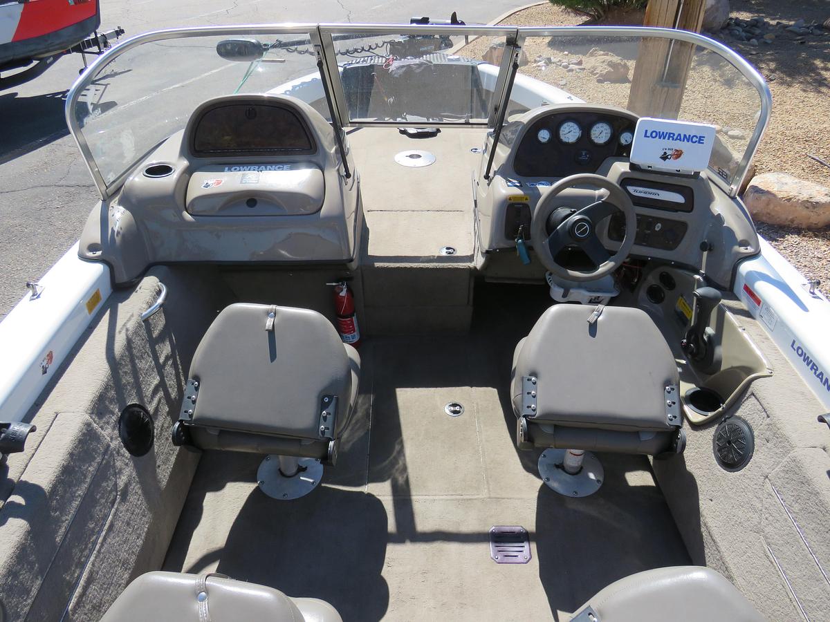 Used 2002 Tracker Tundra 18