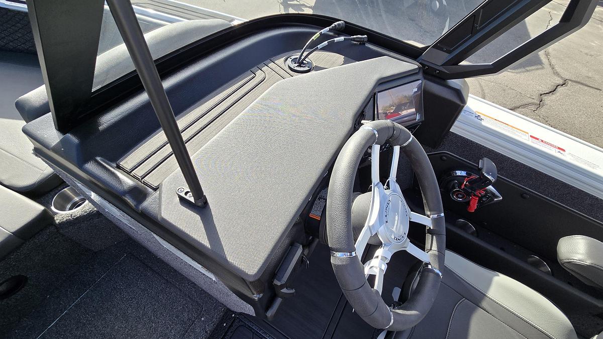 2027 Lund 1975 Tyee Sport