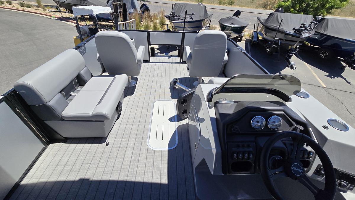 2026 Bentley Pontoons 243 Front Fish Swing Back