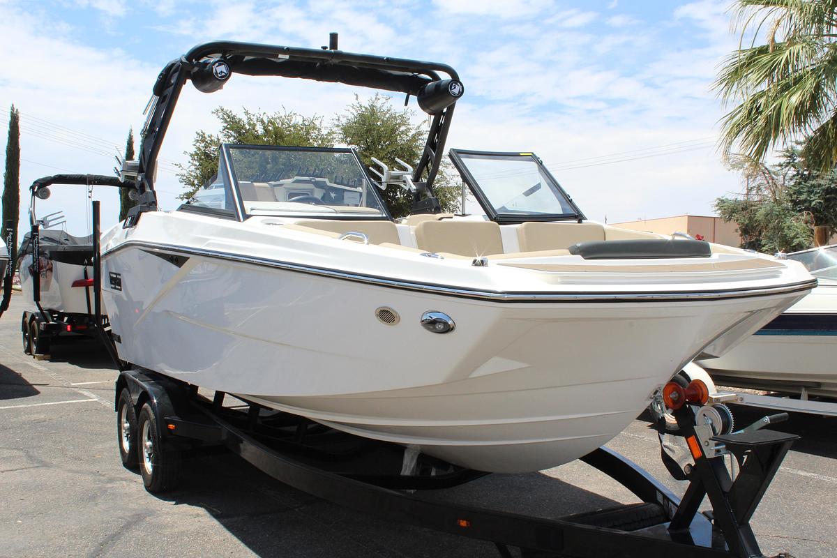 2027 Heyday Wake Boats H22