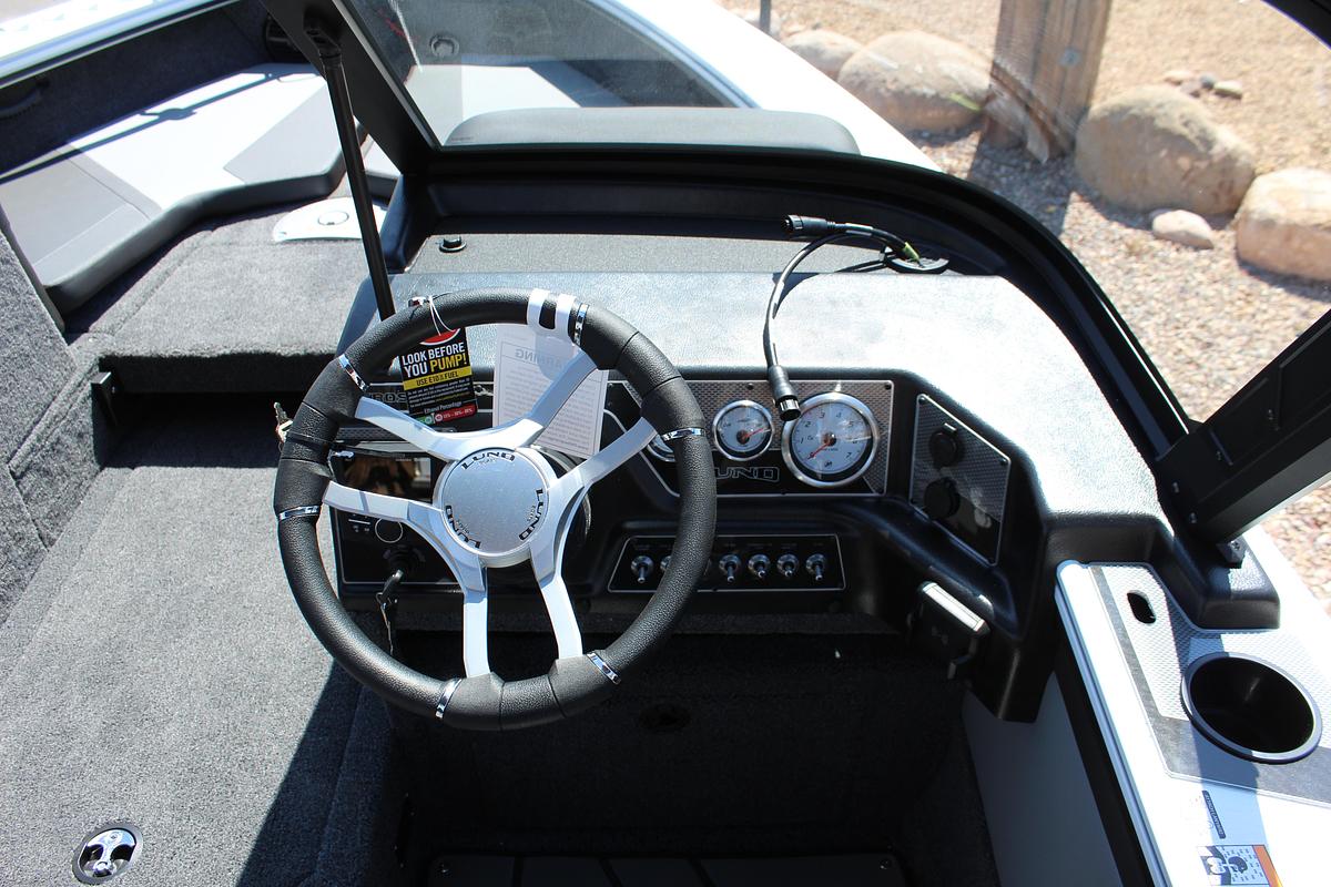 Used 2026 Lund 1875 Crossover XS Sport