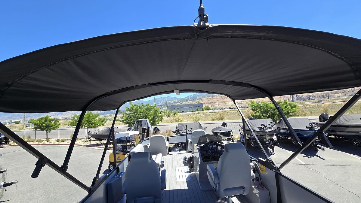 2026 Bentley Pontoons 243 Front Fish Swing Back