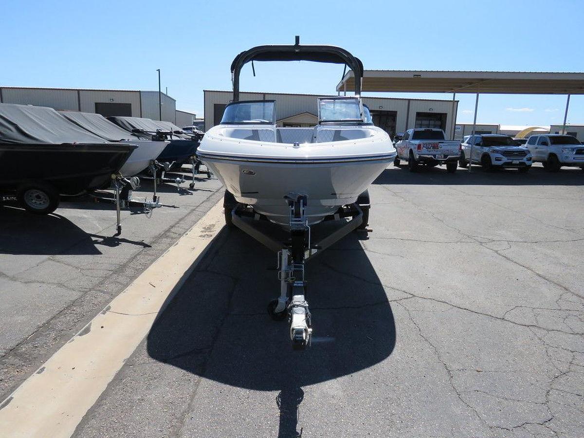 2025 Bayliner VR5 Bowrider