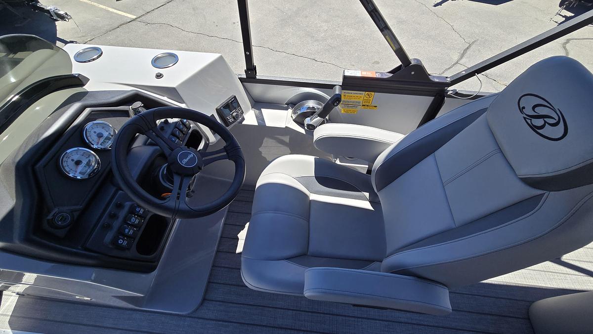 2026 Bentley Pontoons 243 Front Fish Swing Back
