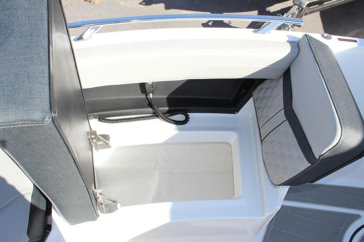 2025 Monterey Elite 27