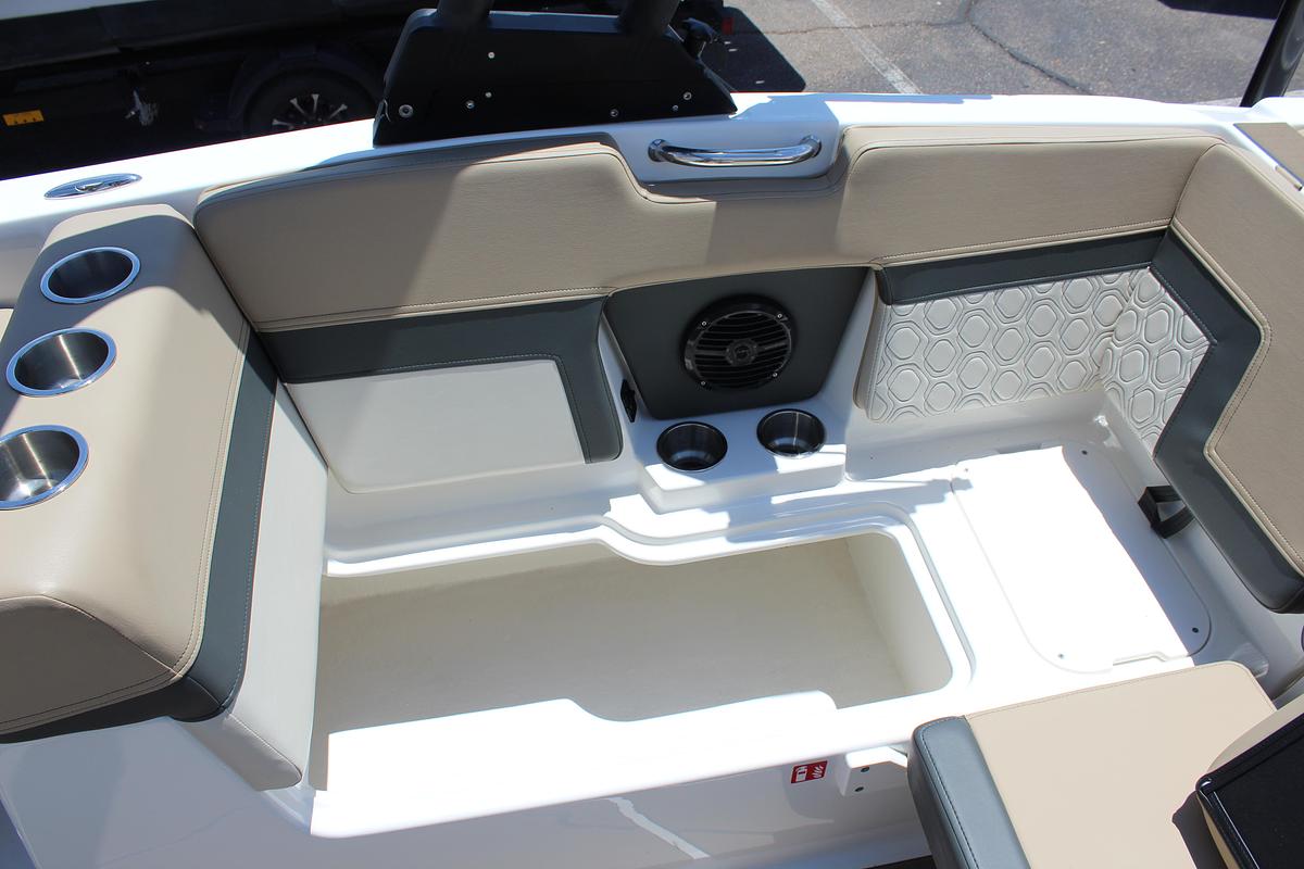2027 Heyday Wake Boats H22