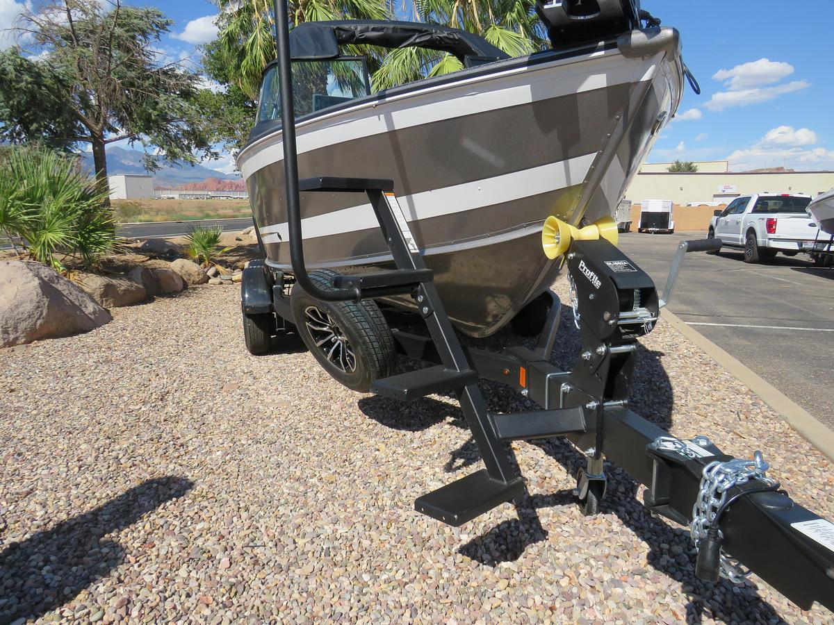 2027 Lund 1875 Impact XS Sport