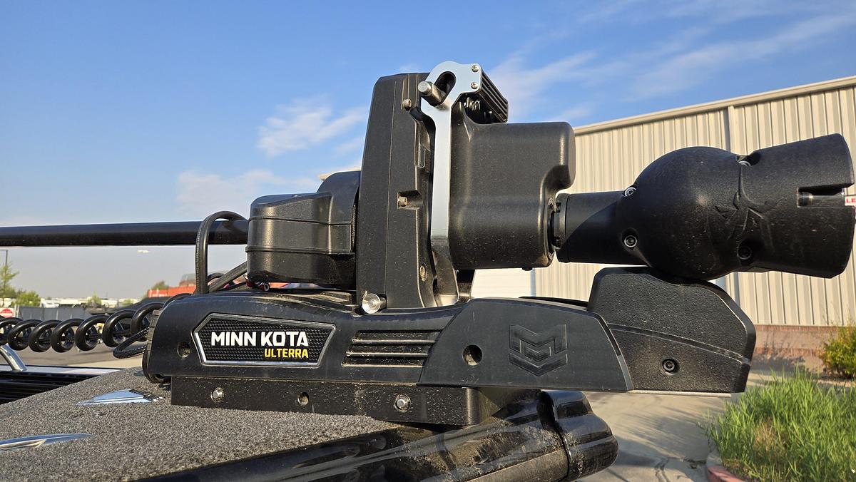 Used 2025 Lund 2075 Tyee Sport