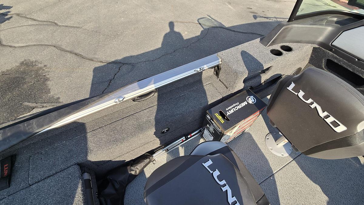 2025 Lund 2075 Impact XS Sport