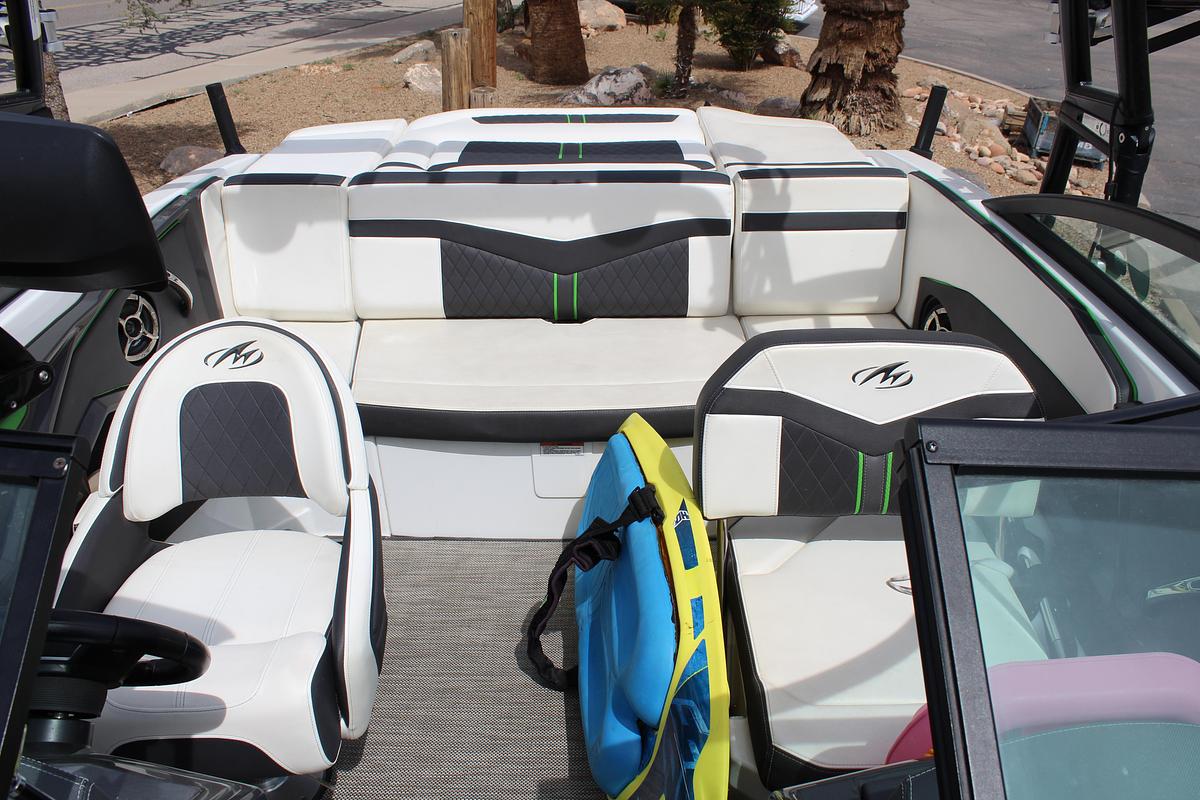 Used 2018 Monterey 218SS Surf