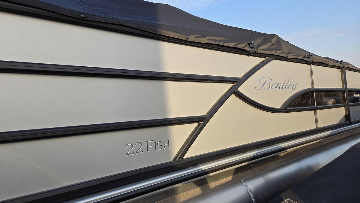 2026 Bentley 223 4PT Pontoon 3/4 Tube 
