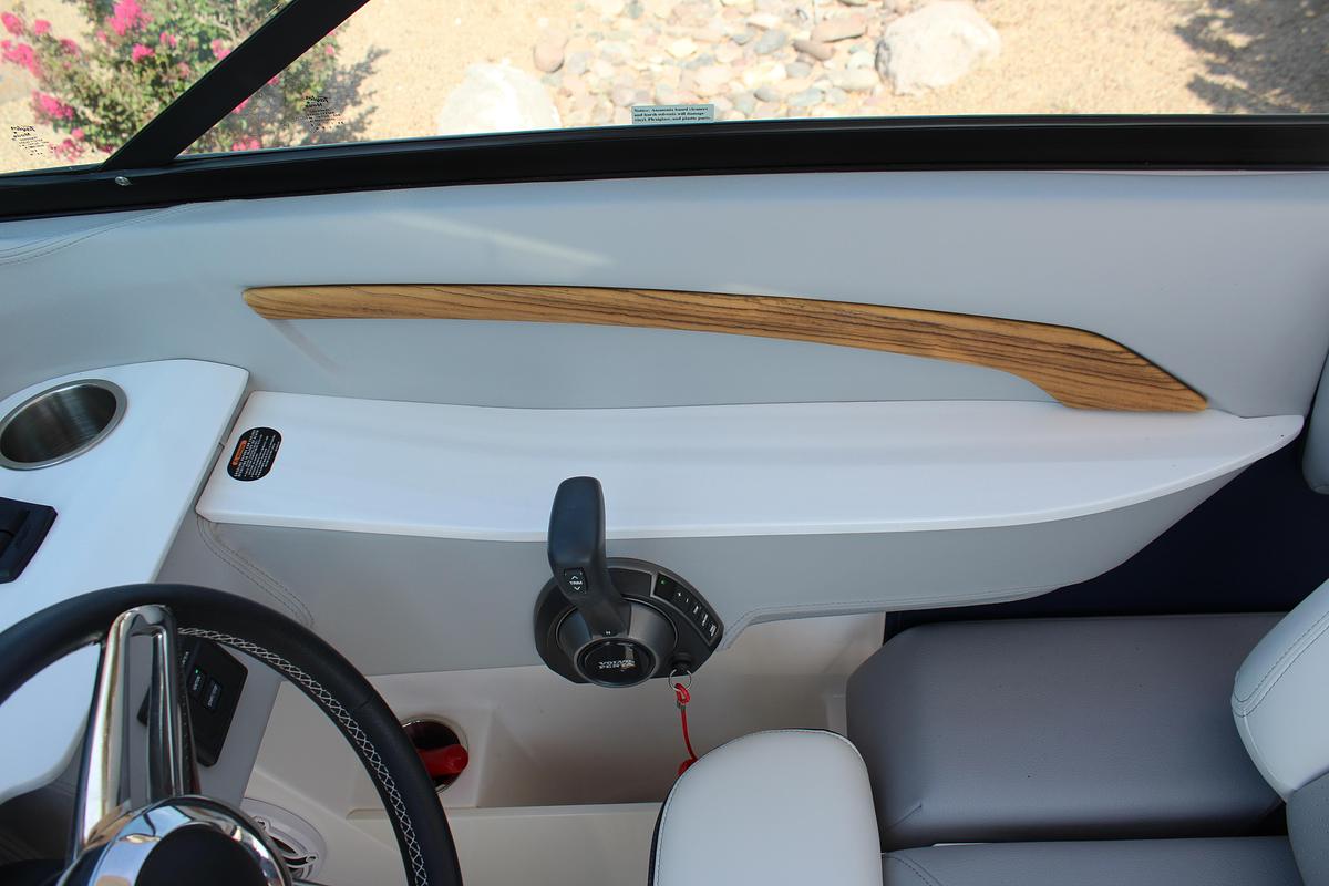 2026 Regal LS9 Surf Ultimate (Dealer Demo)